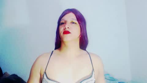 sophiehillsxo online show from January 19, 7:12 am