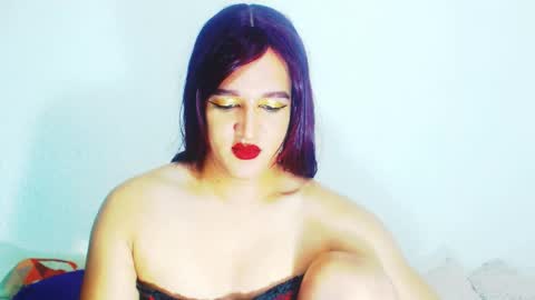 sophiehillsxo online show from April 17, 12:35 am