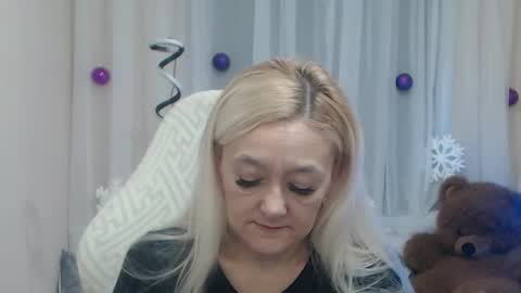 sophiekittyy online show from January 10, 7:43 am