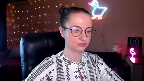 sophieleroux online show from April 13, 11:37 am