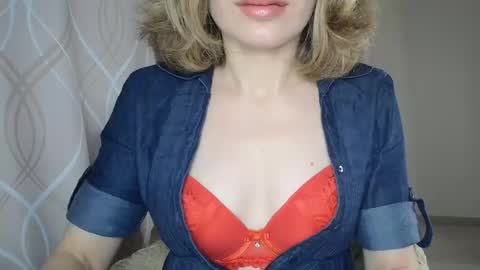 Sophiemisss online show from November 2, 8:06 am
