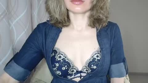Sophiemisss online show from May 29, 6:22 am