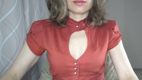 Snapshot of sophiemisss chatting on June 5, 6:52 am Sophiemisss online show from June 5, 6:52 am