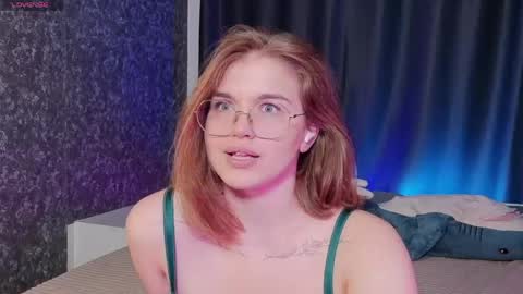 Sophie online show from May 28, 8:39 pm