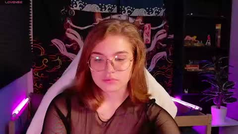 Snapshot of sophiemure chatting on July 7, 8:02 pm Sophie online show from July 7, 8:02 pm