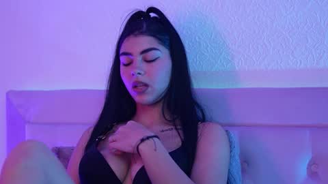  Sophie  online show from December 19, 6:59 pm