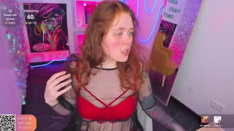 Snapshot of sophiepure chatting on April 29, 8:59 pm Sophie online show from April 29, 8:59 pm