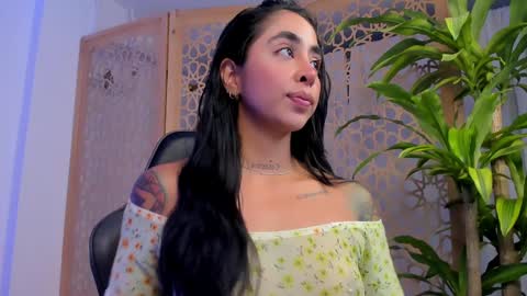 sophierooy online show from February 5, 12:49 pm