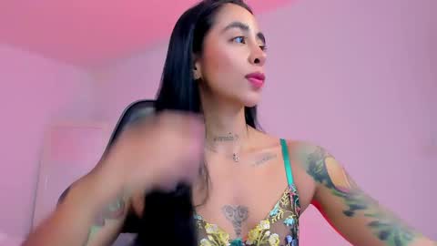 sophierooy online show from May 8, 1:16 pm
