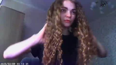 Sophie and my bestie Mandy    online show from February 8, 11:55 am