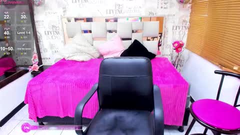 Snapshot of sophiia_13 chatting on September 15, 12:49 pm Sofi online show from September 15, 12:49 pm