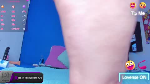 Snapshot of sophiiegreenn chatting on December 31, 11:20 am Julieth online show from December 31, 11:20 am