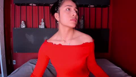 Snapshot of sophy_smilesweet chatting on February 12, 12:01 pm SOPHY ROGERS online show from February 12, 12:01 pm
