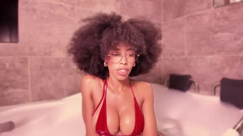 Snapshot of sophye_ebanov chatting on March 29, 2:00 am SEE U HERE OF online show from March 29, 2:00 am
