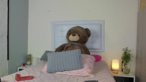 Sofia  online show from October 3, 9:01 pm