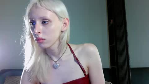 sora999999999 online show from May 28, 8:06 pm