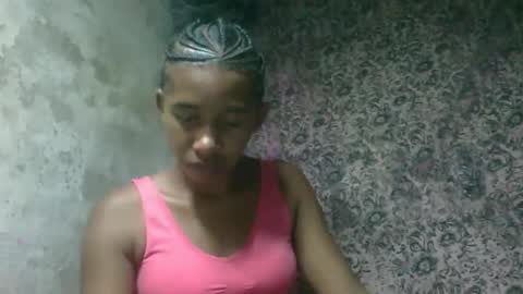 soriettezah online show from February 18, 8:05 pm