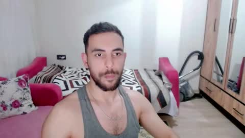 luis online show from February 25, 9:46 pm