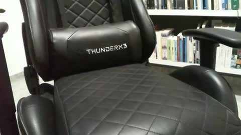 Snapshot of soul57 chatting on January 25, 10:28 pm soul57 online show from January 25, 10:28 pm