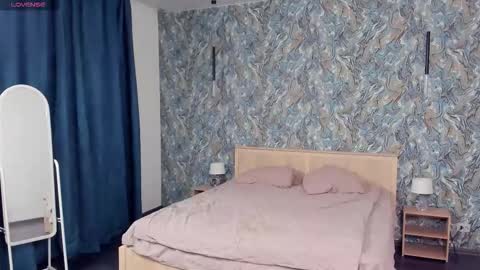 Elizabeth online show from October 9, 7:56 pm