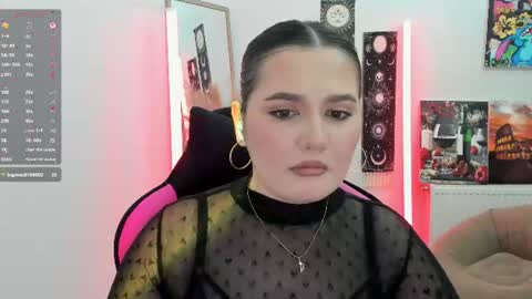 Snapshot of sour_cherry_ chatting on June 18, 6:56 pm Jennie online show from June 18, 6:56 pm