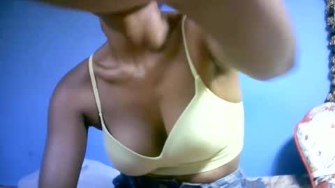 sourayaa online show from March 17, 8:01 pm