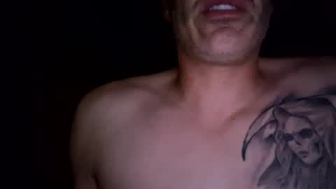 Snapshot of southboy2410 chatting on October 18, 12:57 am southboy2410 online show from October 18, 12:57 am