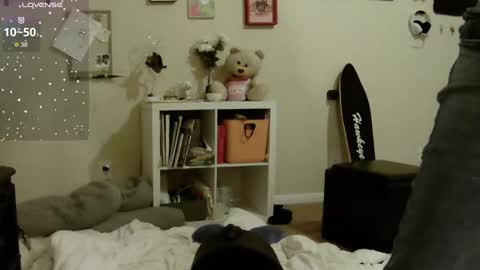 Bunnydathug online show from October 15, 8:25 am