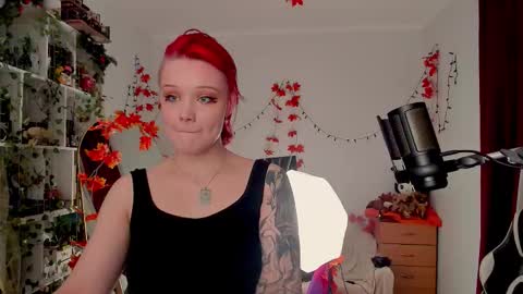 Snapshot of sova_energy chatting on October 26, 2:45 pm Leah online show from October 26, 2:45 pm