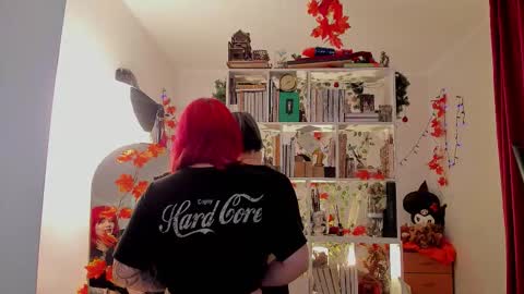 Snapshot of sova_energy chatting on November 6, 1:34 pm Leah online show from November 6, 1:34 pm