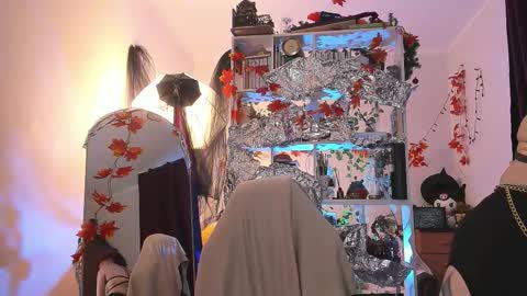 Snapshot of sova_energy chatting on November 27, 6:21 pm Leah online show from November 27, 6:21 pm