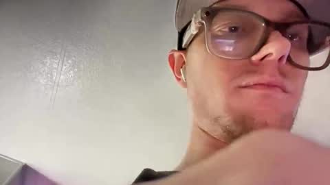 Snapshot of soxsik chatting on November 6, 12:28 pm soxsik online show from November 6, 12:28 pm