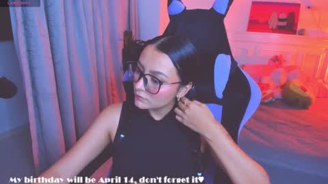 Lili online show from March 18, 11:52 pm