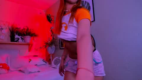 Snapshot of soy_sarah chatting on February 26, 10:15 am Sarah Valentina online show from February 26, 10:15 am