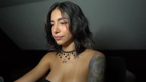 Snapshot of soy_sofia chatting on January 17, 10:33 am 100 explicit here online show from January 17, 10:33 am