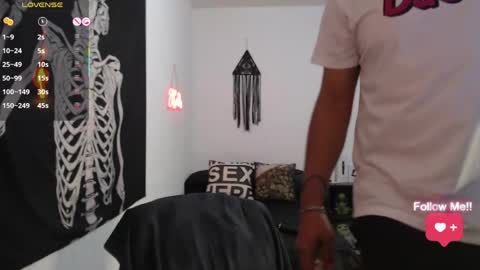 El Carlitos online show from April 3, 4:43 am