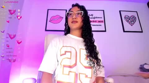 Juliana online show from March 7, 9:27 pm