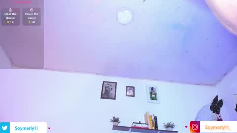 Independent Model Merly online show from November 23, 7:08 am