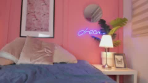 Snapshot of soysaraa_ chatting on February 6, 10:48 am Aleja online show from February 6, 10:48 am