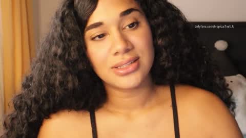 Snapshot of soytropicalfruit chatting on December 19, 9:11 pm You want to talk to me more personal follow me in My Channel VIP 50 the discount online show from December 19, 9:11 pm