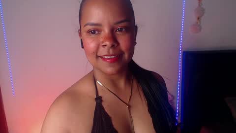 Snapshot of soytucolor chatting on December 12, 10:09 pm Paula add me on snap online show from December 12, 10:09 pm