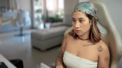 Snapshot of soytulu_ chatting on February 17, 3:42 pm brisa  s online show from February 17, 3:42 pm