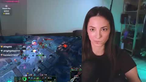 Roxy online show from March 3, 8:21 pm