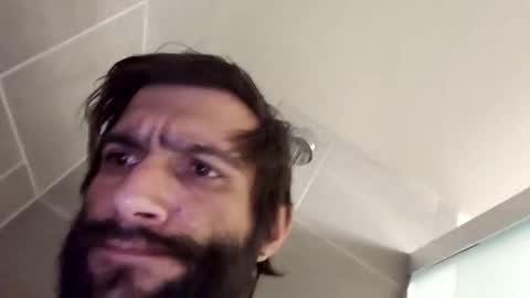 Snapshot of spacecase843 chatting on January 9, 11:47 am TrndSettrz online show from January 9, 11:47 am