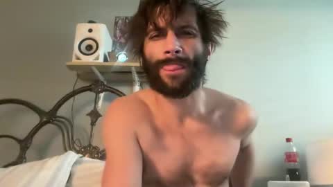 Snapshot of spacecase843 chatting on January 19, 4:46 pm TrndSettrz online show from January 19, 4:46 pm