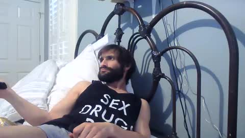 Snapshot of spacecase843 chatting on February 2, 10:17 pm TrndSettrz online show from February 2, 10:17 pm