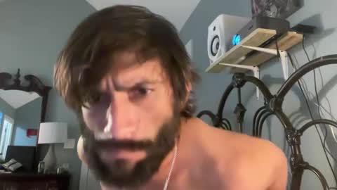 Snapshot of spacecase843 chatting on February 3, 11:26 pm TrndSettrz online show from February 3, 11:26 pm