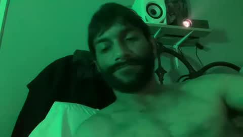 Snapshot of spacecase843 chatting on February 16, 7:48 am TrndSettrz online show from February 16, 7:48 am