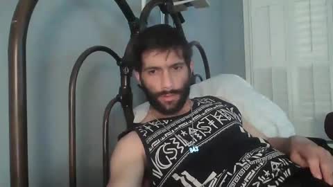 Snapshot of spacecase843 chatting on March 3, 5:20 am TrndSettrz online show from March 3, 5:20 am