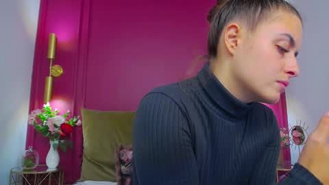 Julia online show from October 16, 3:13 pm